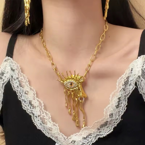 Schiaparelli Inspired Gold Tone Eye Statement Pendant Necklace Abstract Art - Picture 5 of 9